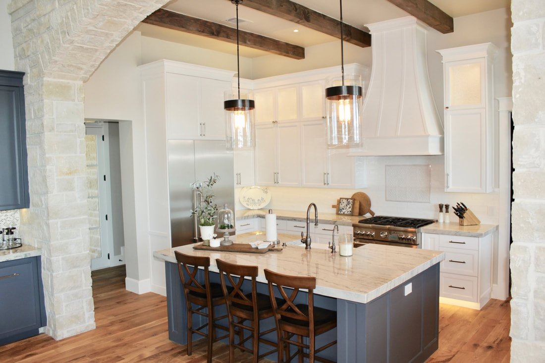 Lake LBJ Modern Gallery Image